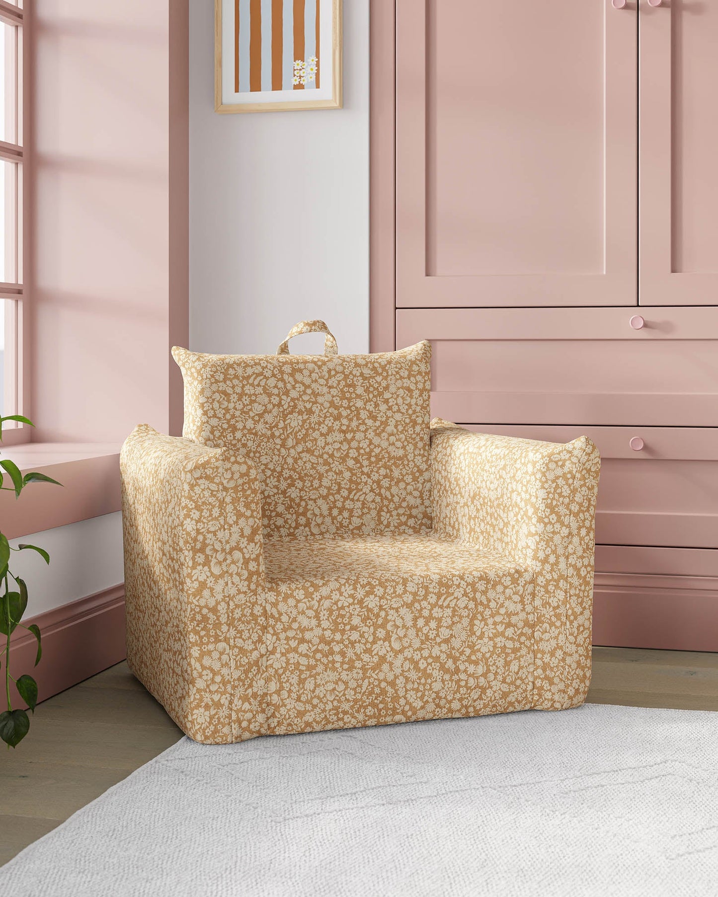 Le fauteuil Hug Mini en jacquard