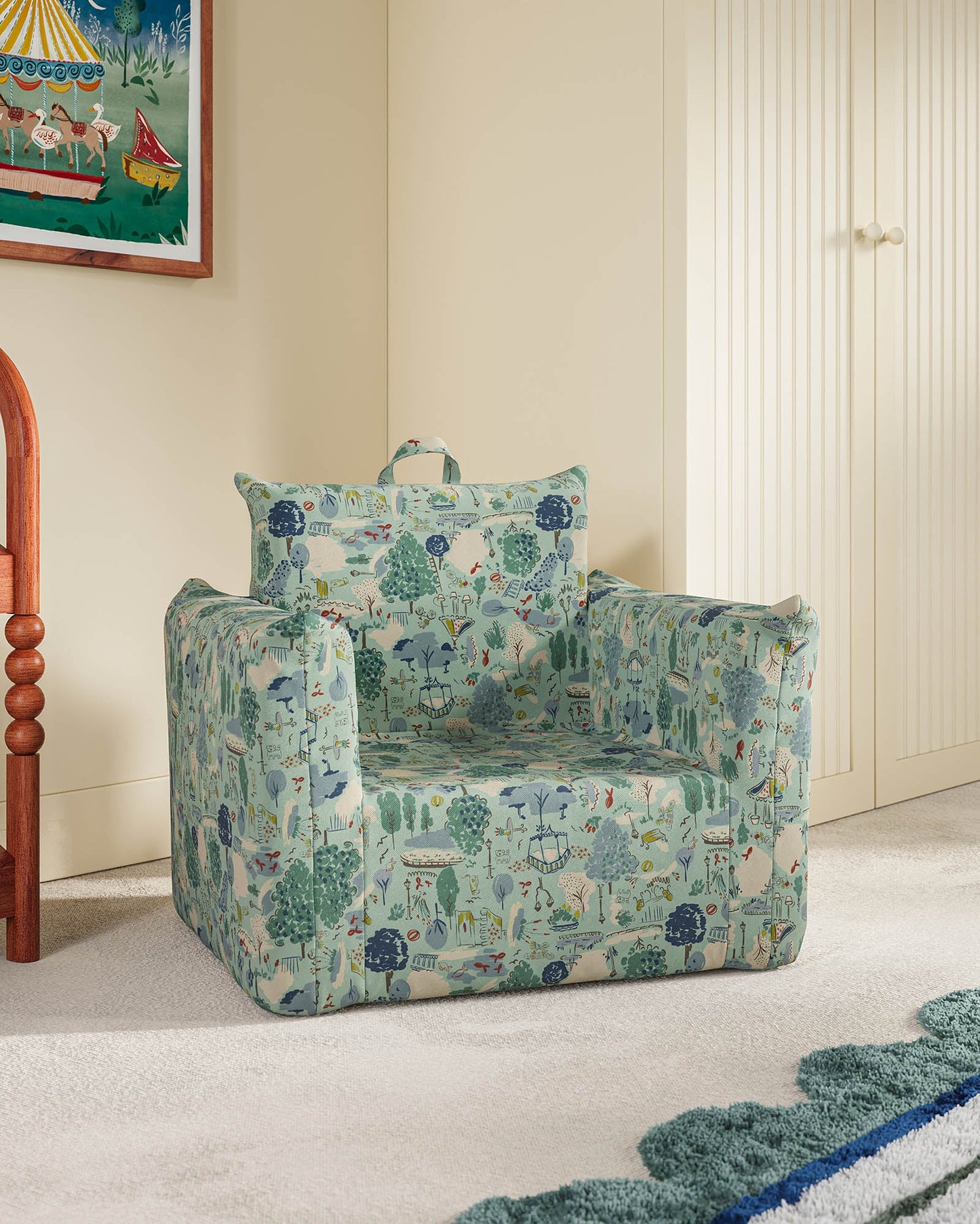 Le fauteuil Hug Mini en sergé