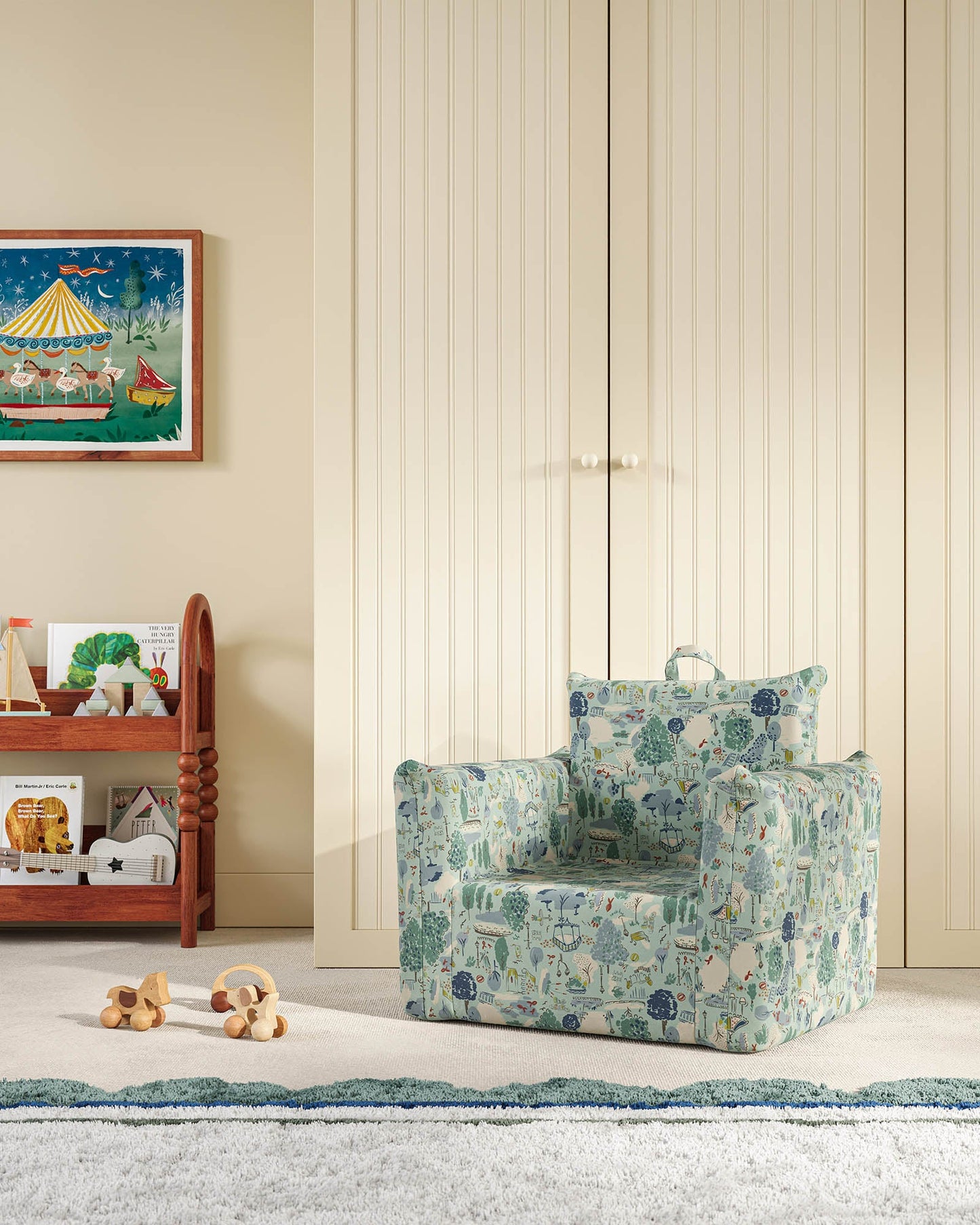 Le fauteuil Hug Mini en sergé