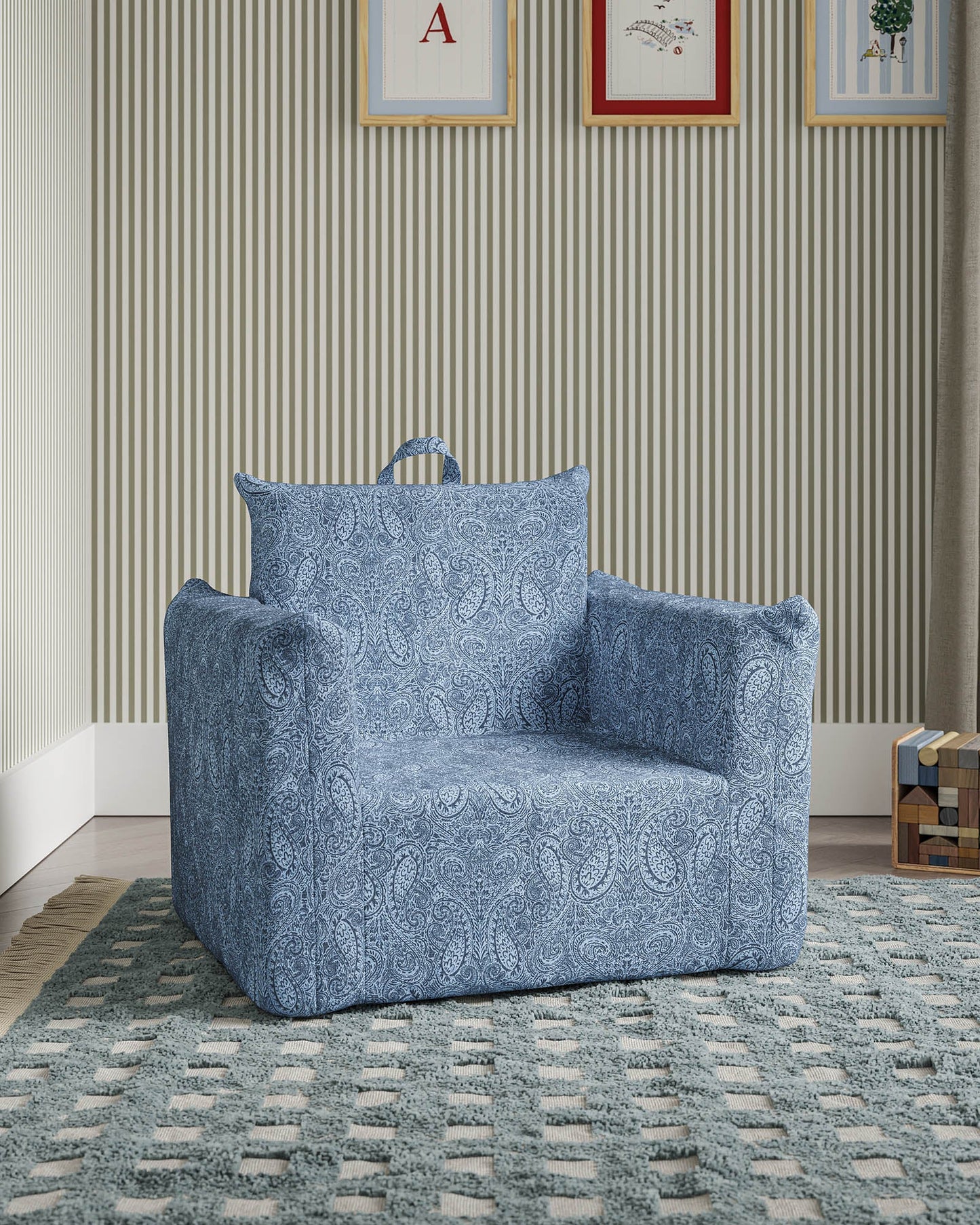 Le fauteuil Hug Mini en jacquard