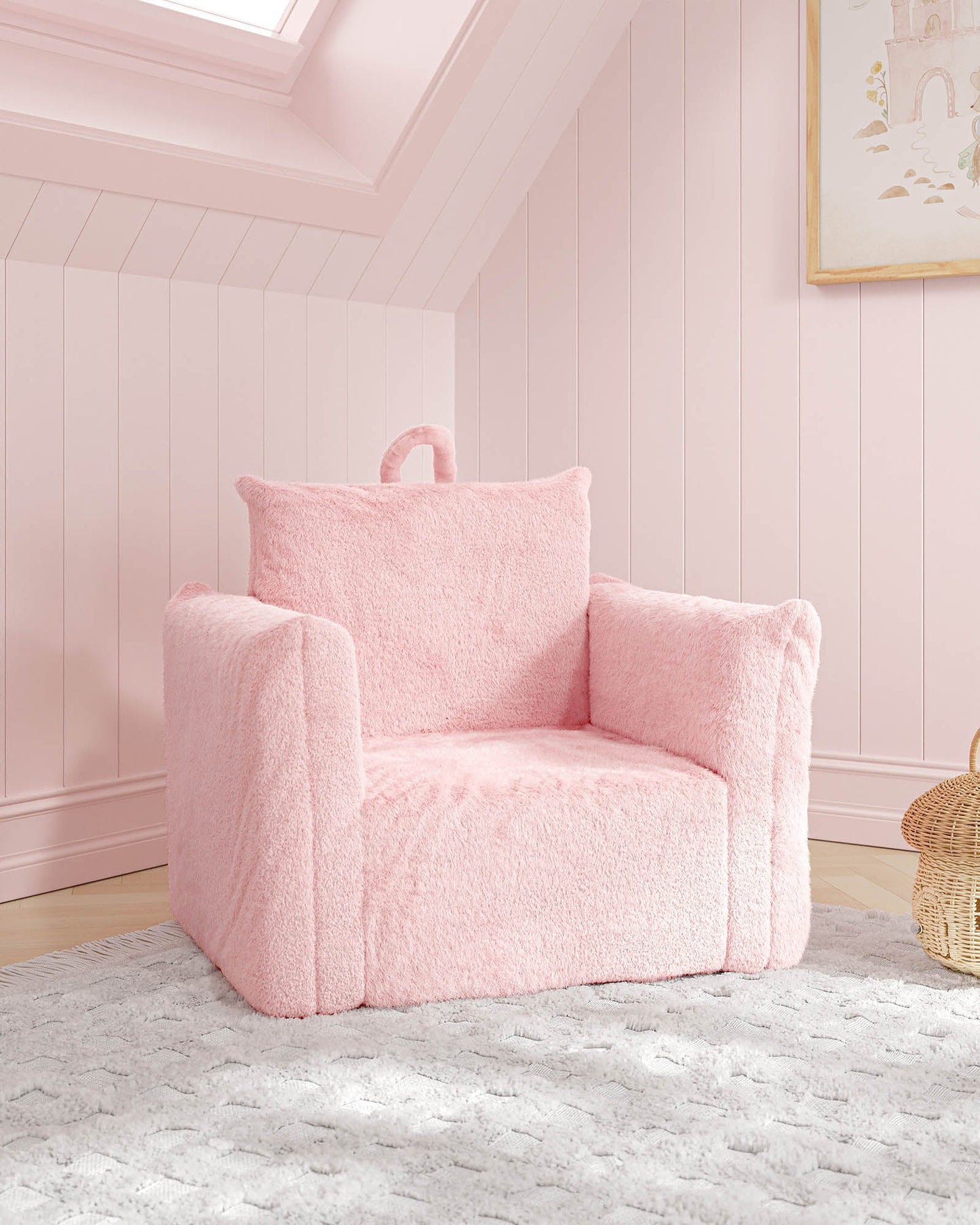 Le fauteuil Hug Mini en fausse fourrure