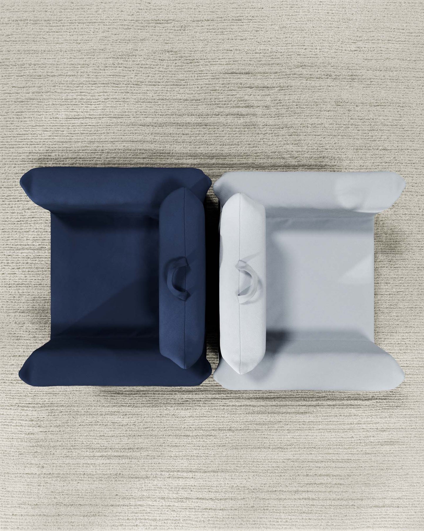 Le fauteuil Hug Mini en sergé