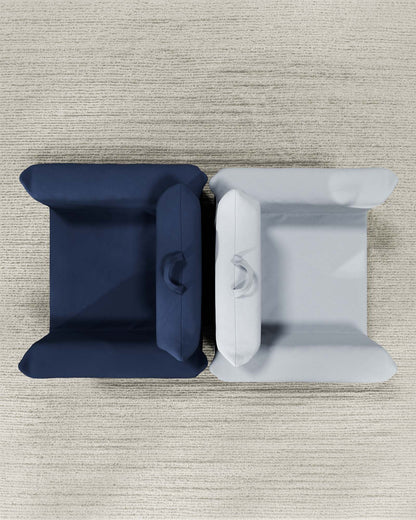 Le fauteuil Hug Mini en sergé