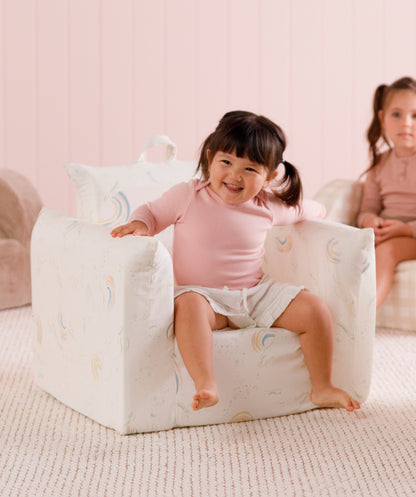 Le fauteuil Hug Mini en sergé