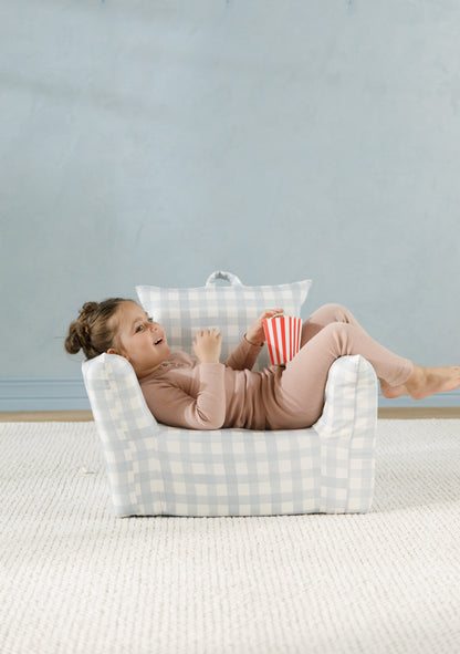 Le fauteuil Hug Mini en sergé