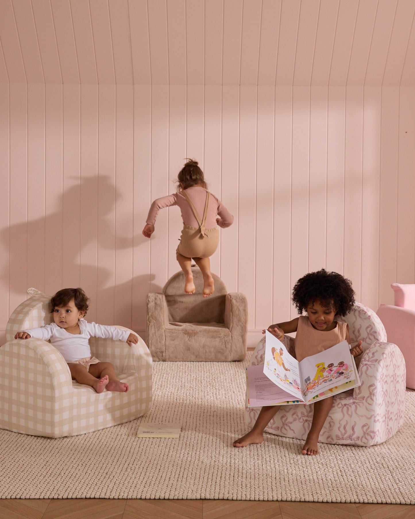 La mini-chaise Hop en sergé