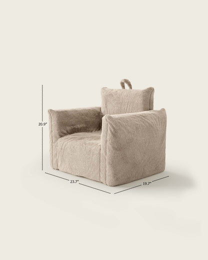 Le fauteuil Hug Mini en fausse fourrure
