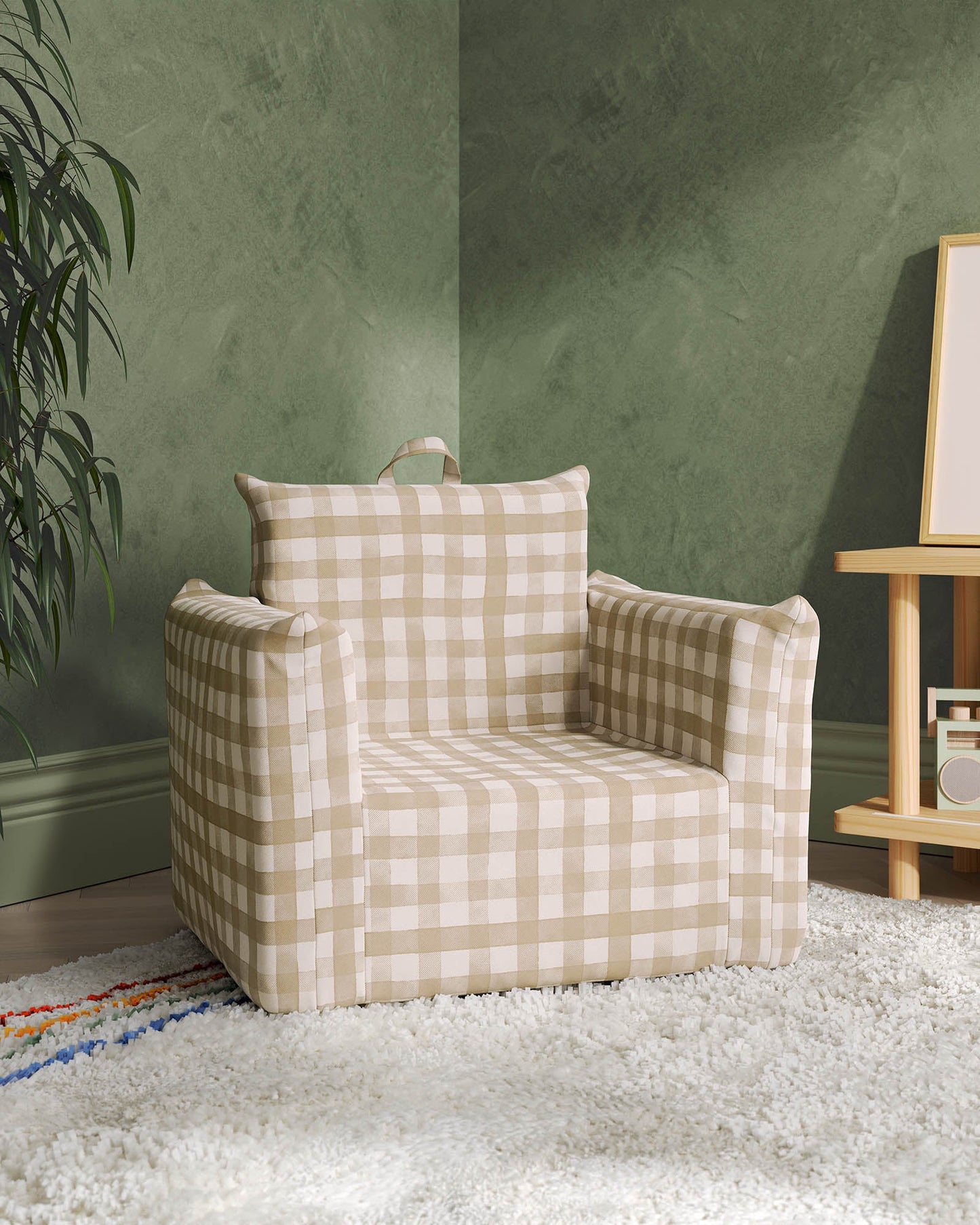 Le fauteuil Hug Mini en sergé