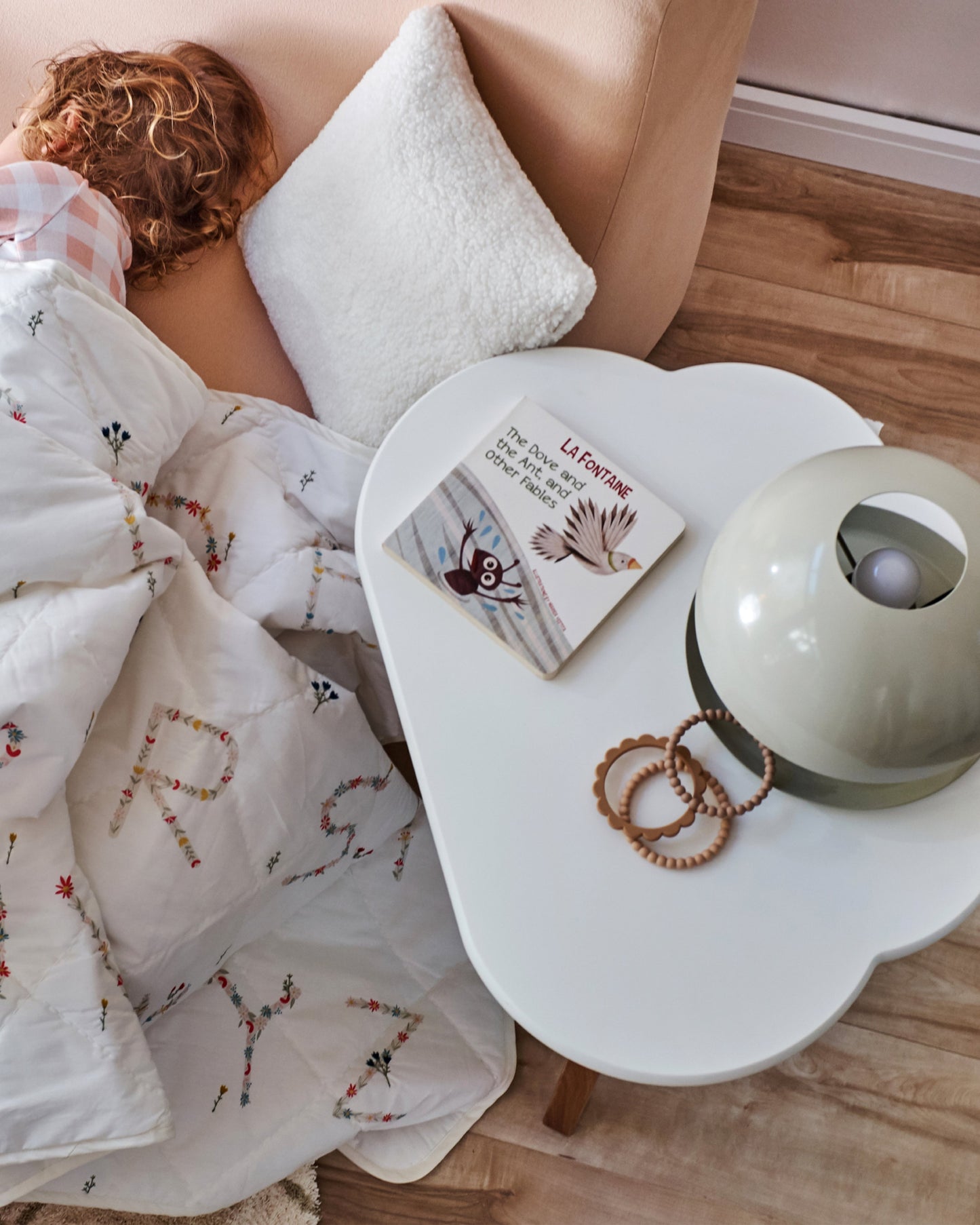 La table d'appoint Cloud