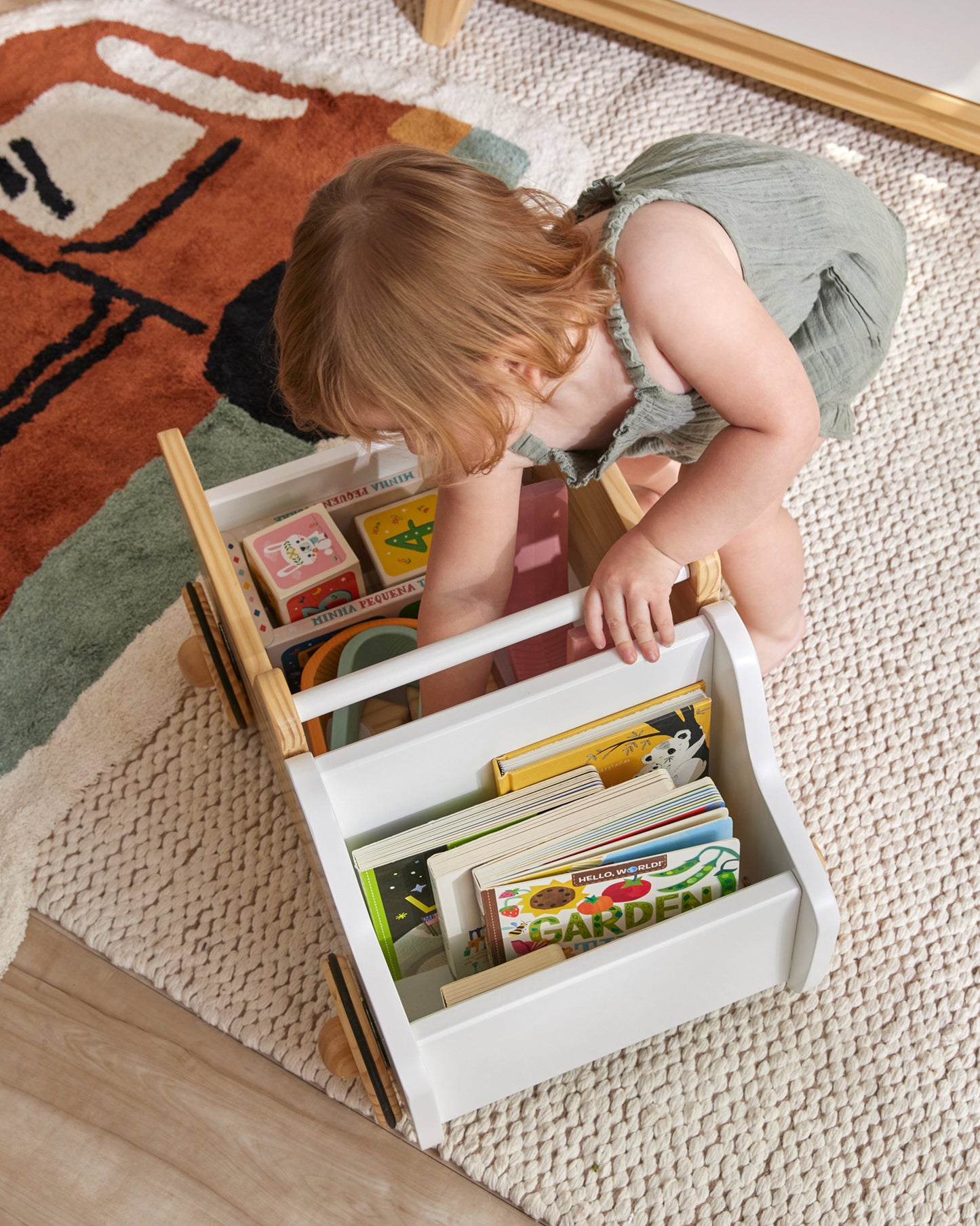 Ramasser le bac à jouets