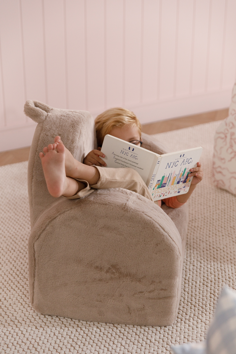 La mini-chaise Hop en fausse fourrure