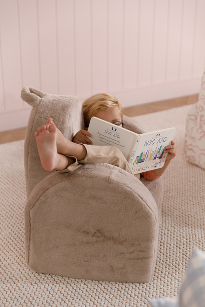 La mini-chaise Hop en fausse fourrure