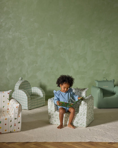 Le fauteuil Hug Mini en sergé